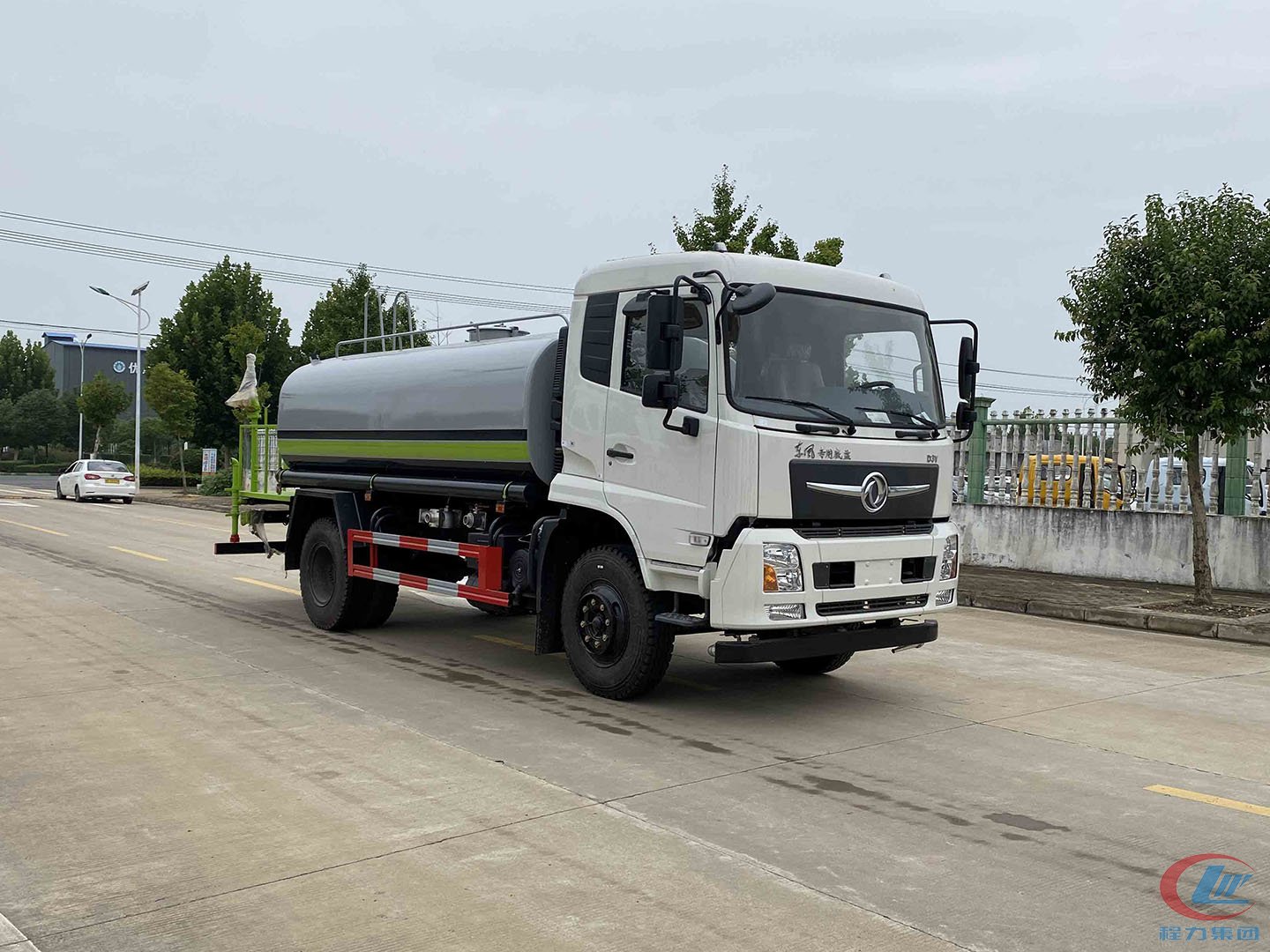 國(guó)六12方東風(fēng)專底D3V灑水車