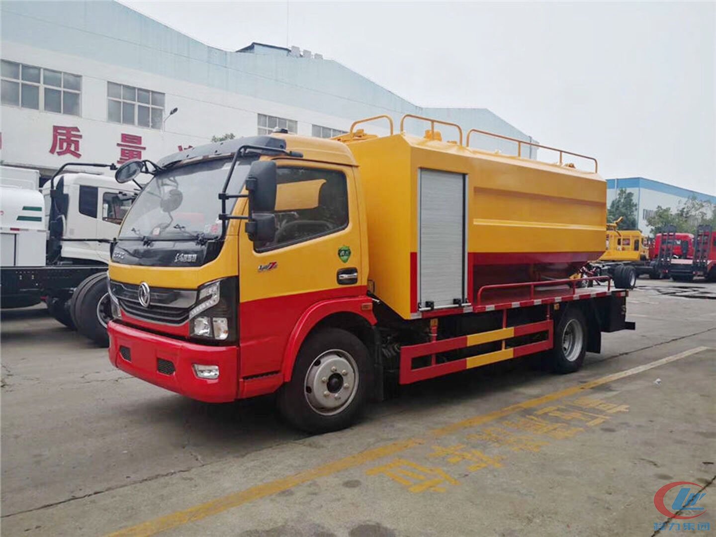 國(guó)六東風(fēng)凱普特8方清洗吸污車(chē)