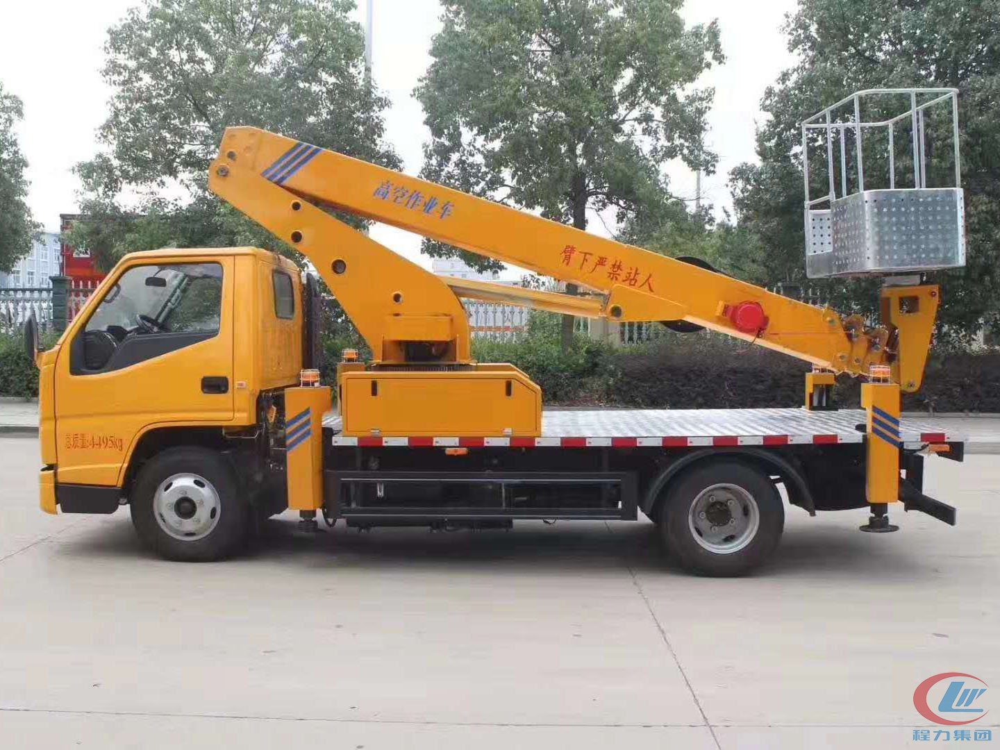 江鈴國六藍牌20米高空作業(yè)車