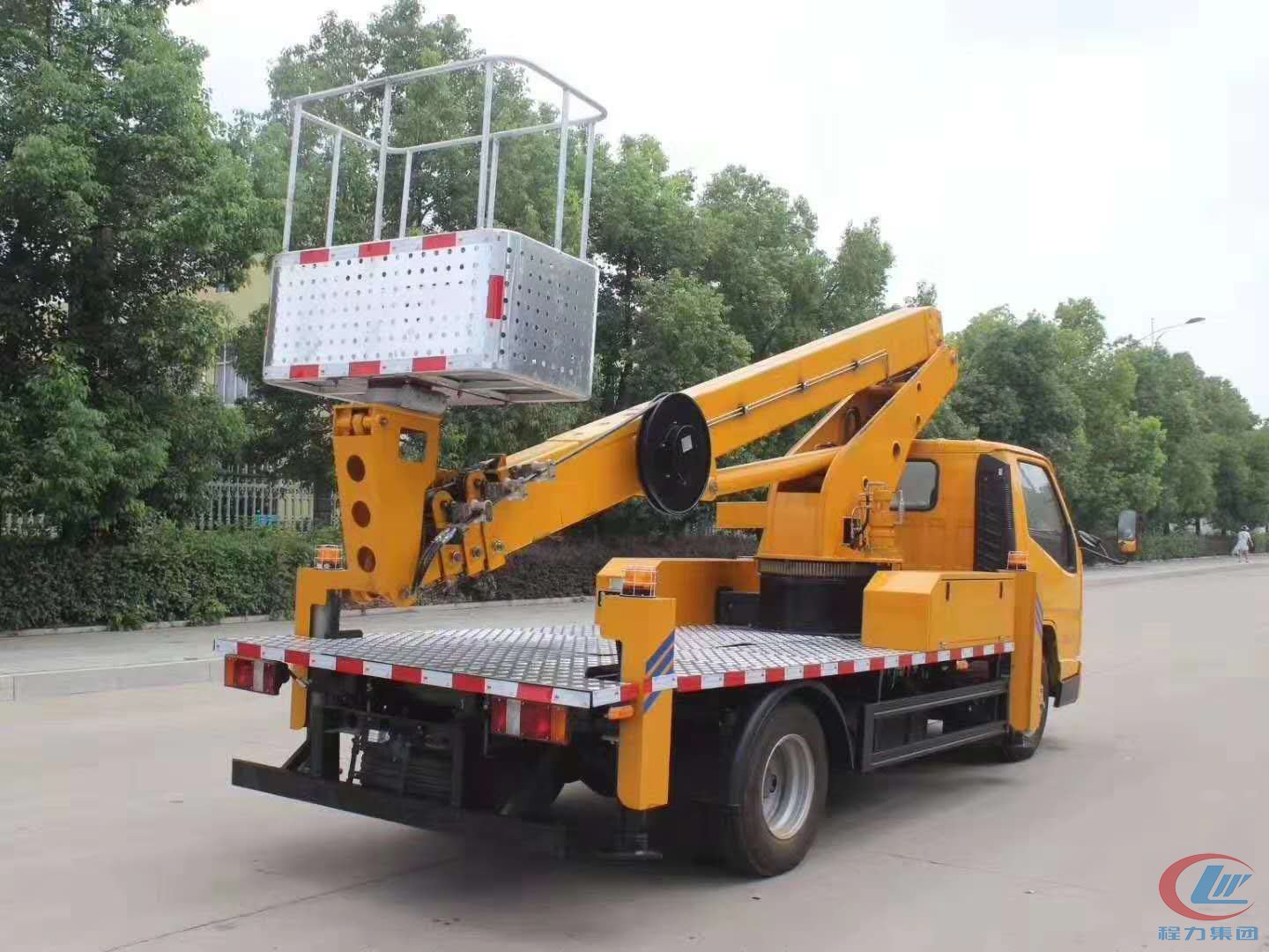 江鈴國六藍牌20米高空作業(yè)車