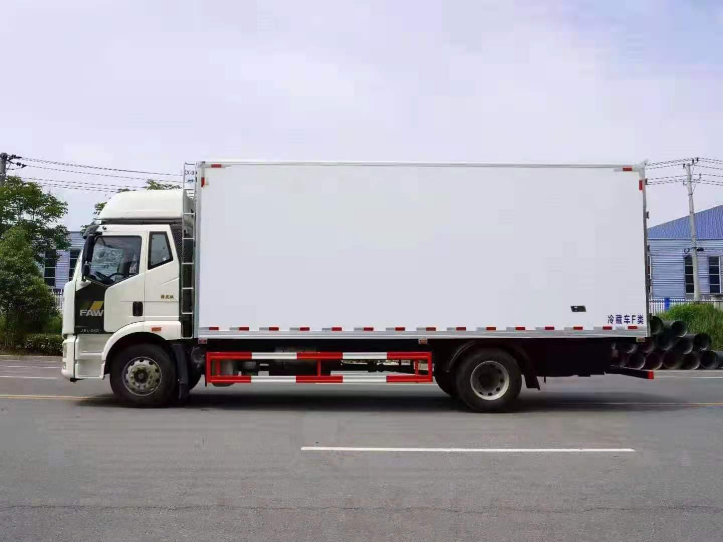 國(guó)六解放J6L精英版高頂雙臥冷藏車(chē)