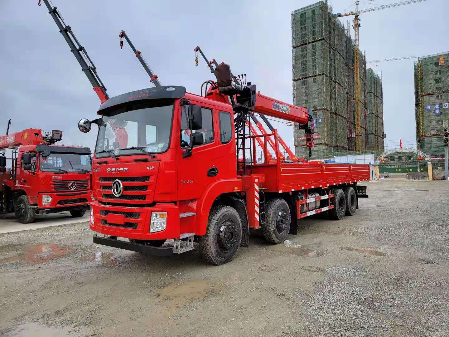 國(guó)六東風(fēng)錦程V6前四后八隨車吊