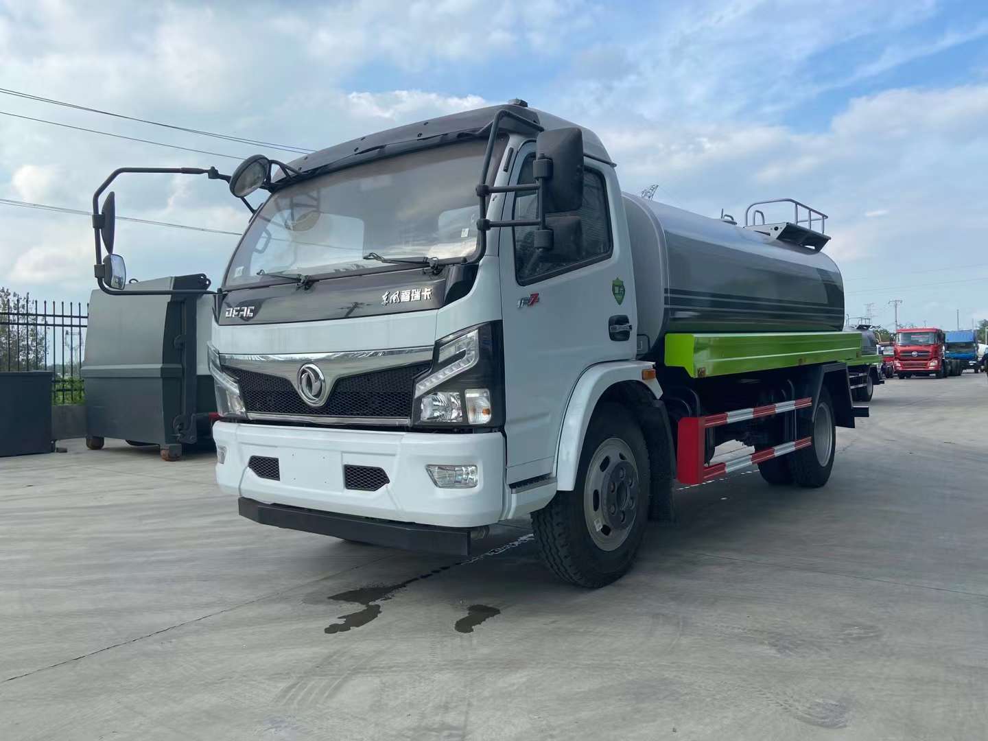 國(guó)六東風(fēng)福瑞卡9方灑水車