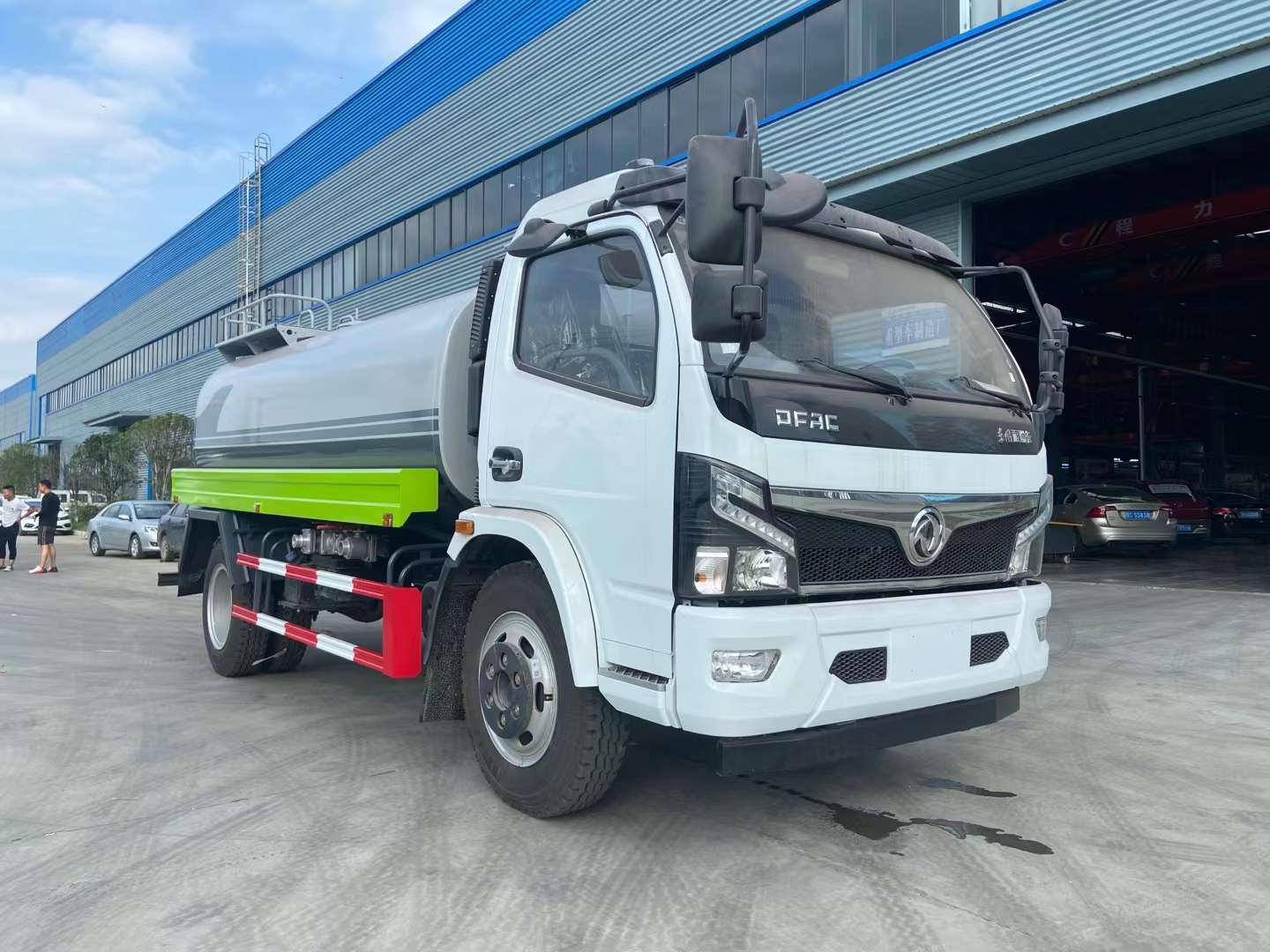 國(guó)六東風(fēng)福瑞卡9方灑水車