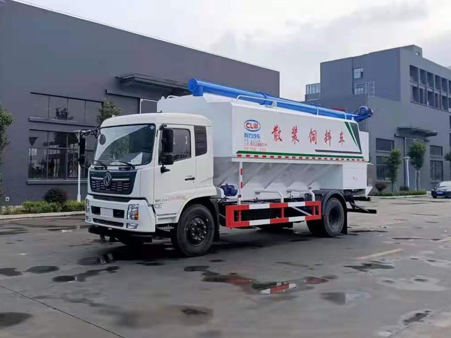 東風(fēng)天錦單橋散裝飼料車(chē)