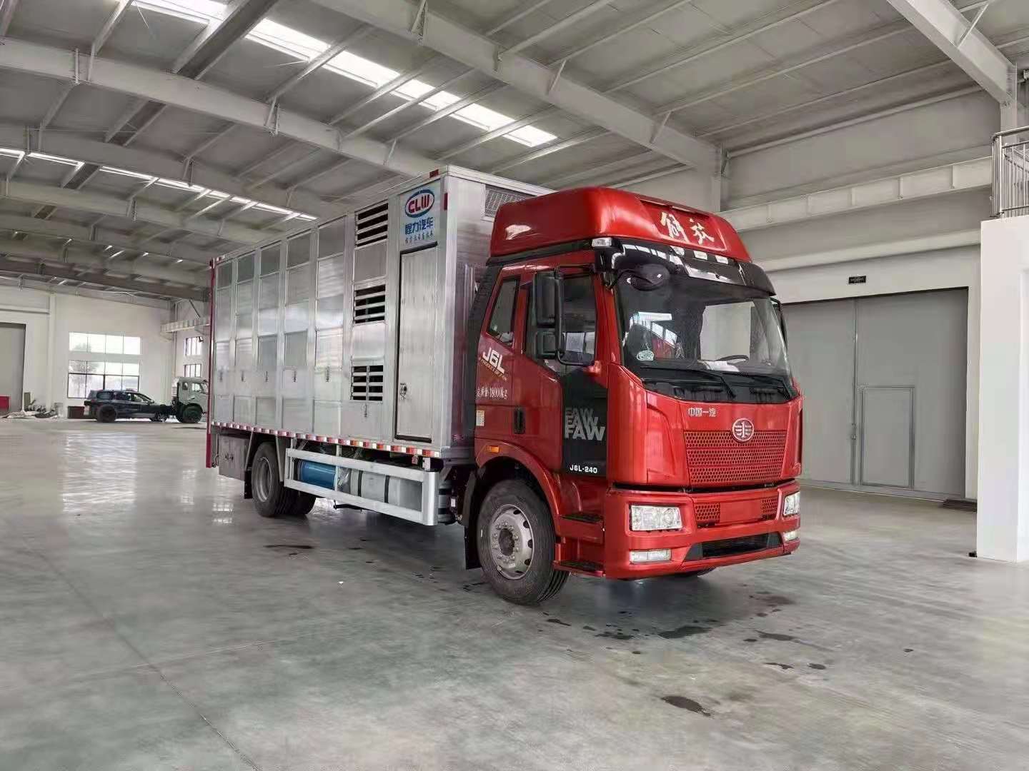 國(guó)六解放J6畜禽運(yùn)輸車(chē)