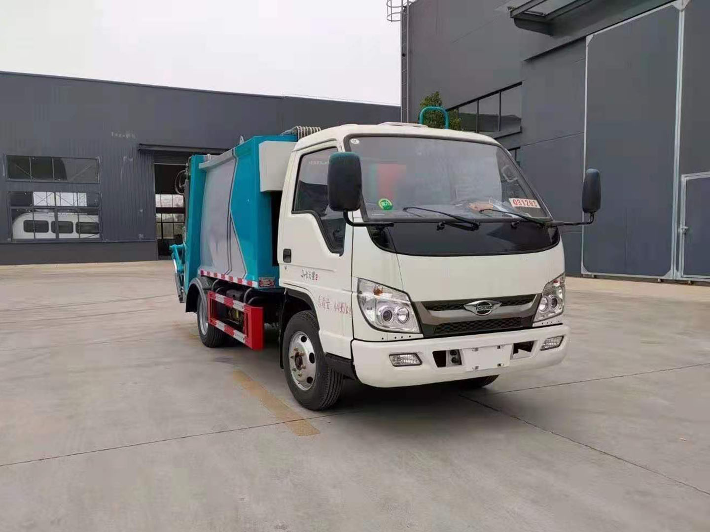 國(guó)六福田時(shí)代小卡藍(lán)牌壓縮垃圾車