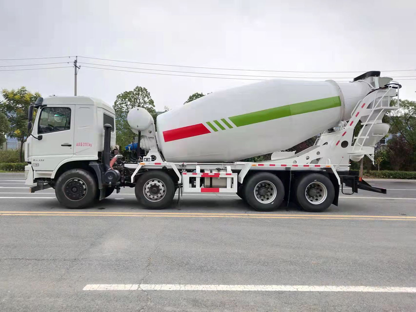 國六東風(fēng)暢行D3輕量化12方攪拌車圖片