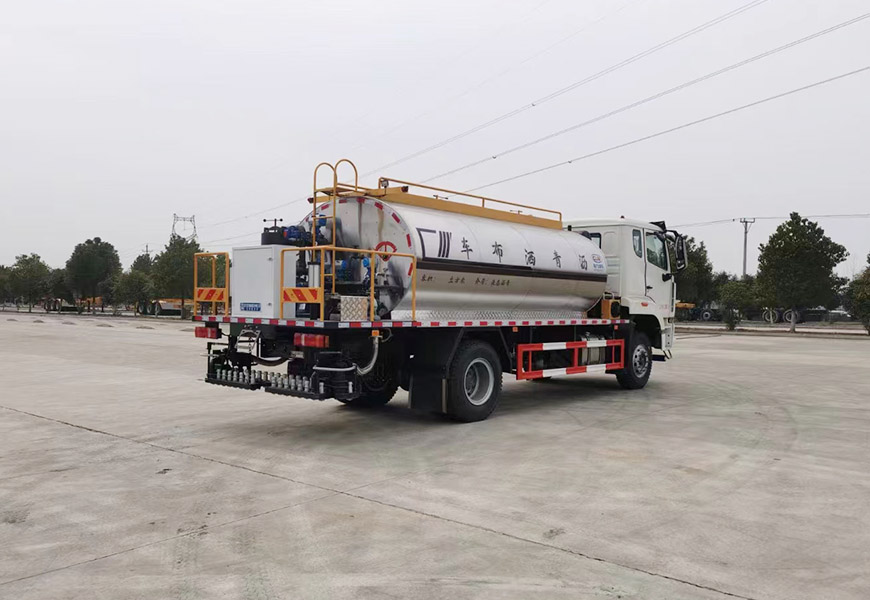 國(guó)六重汽12立方瀝青灑布車(chē)