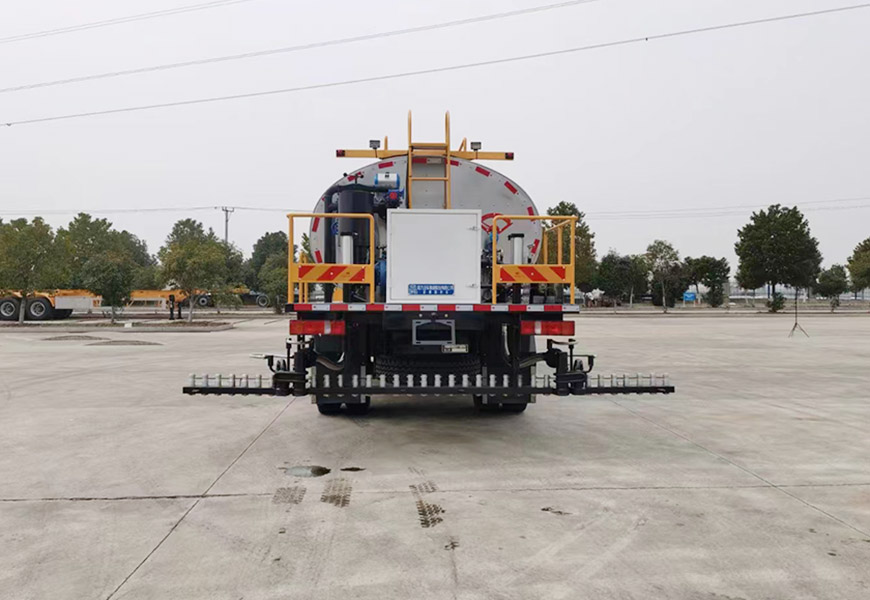 國(guó)六重汽12立方瀝青灑布車(chē)