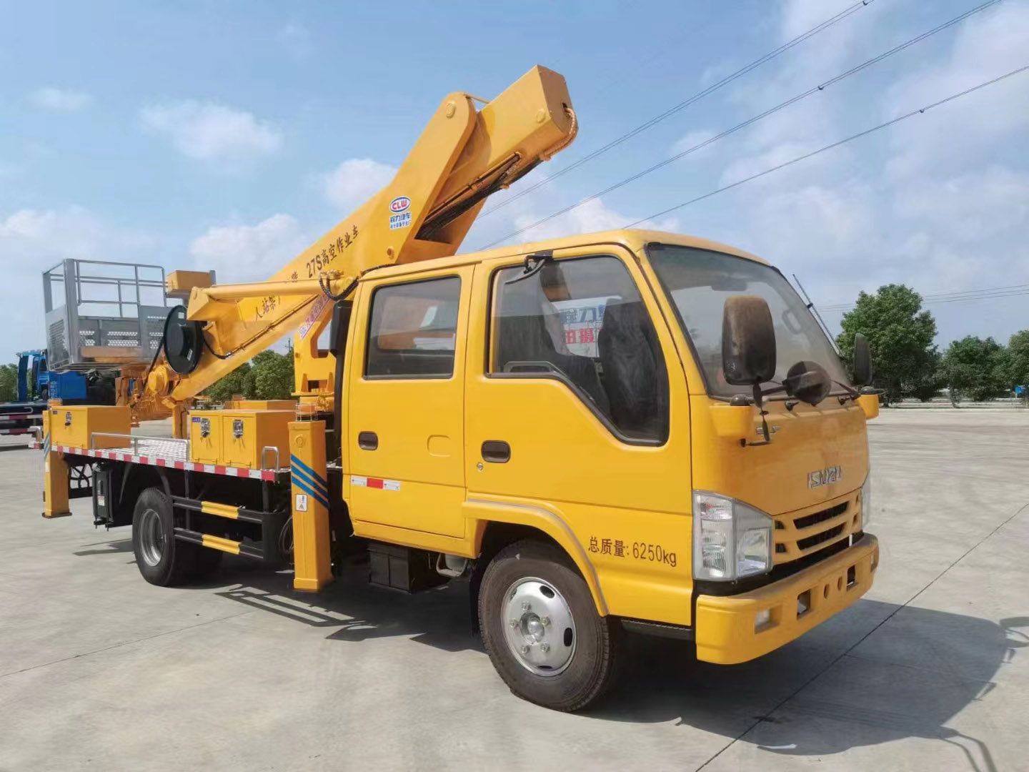 國(guó)六五十鈴雙排27米高空作業(yè)車(chē)