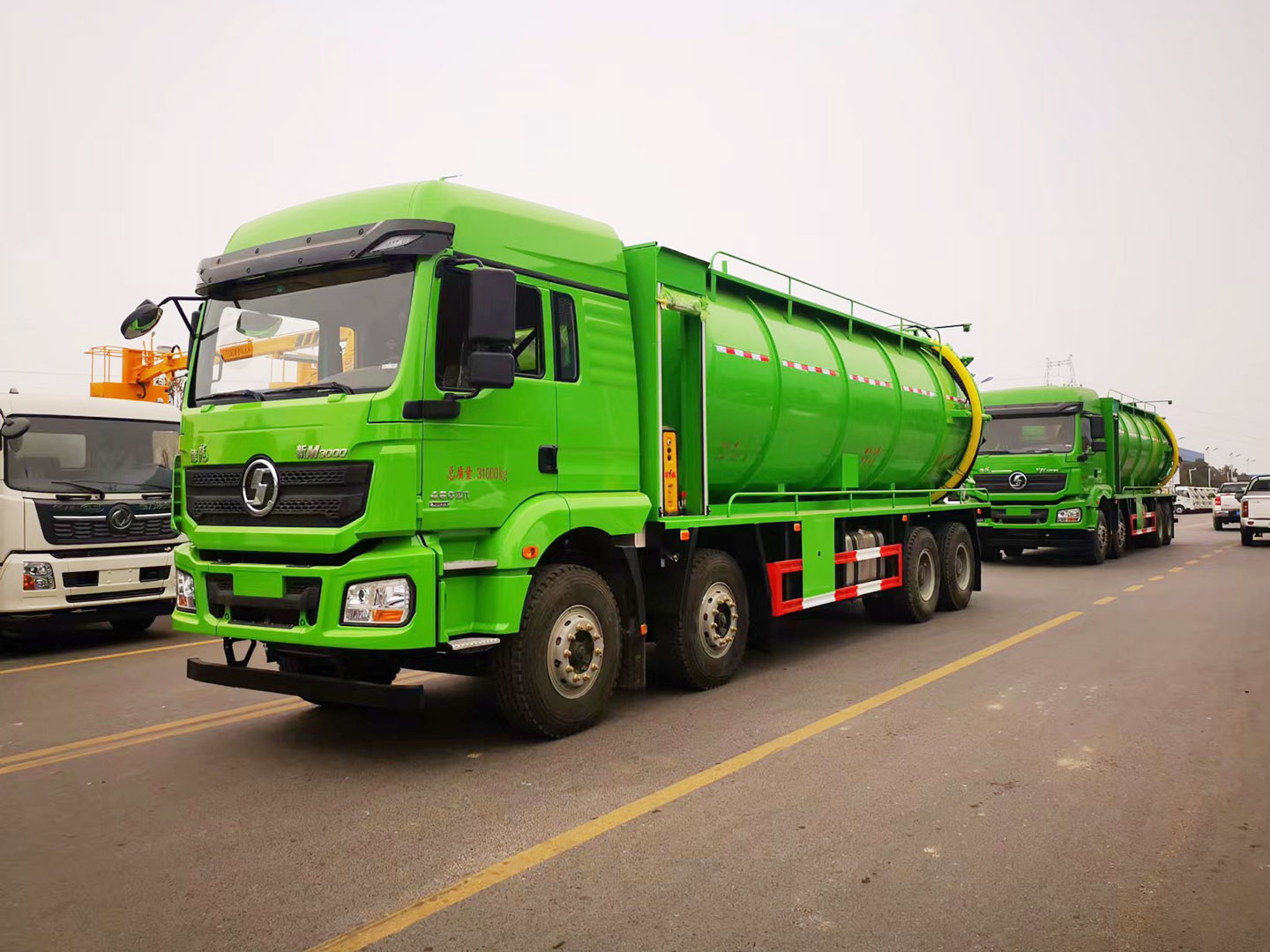 國(guó)六陜汽德龍前四后八30噸污泥運(yùn)輸車