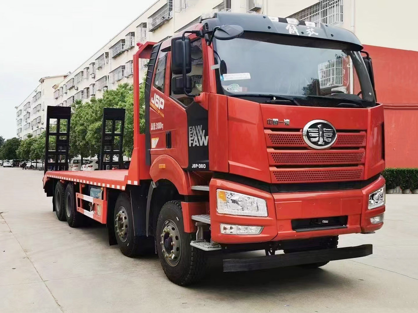 解放J6前四后八平板運(yùn)輸車