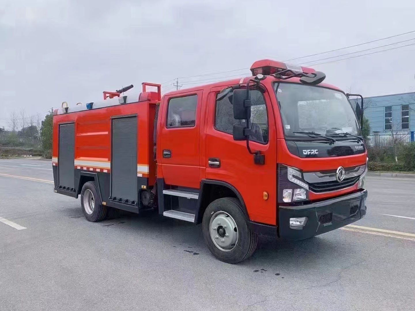 東風(fēng)大多利卡5噸泡沫消防車(chē)