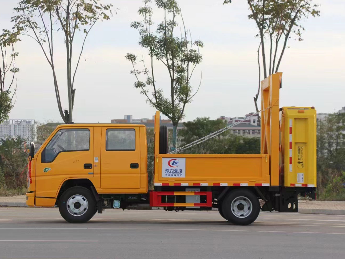 國(guó)六江鈴雙排防撞緩沖車(chē)