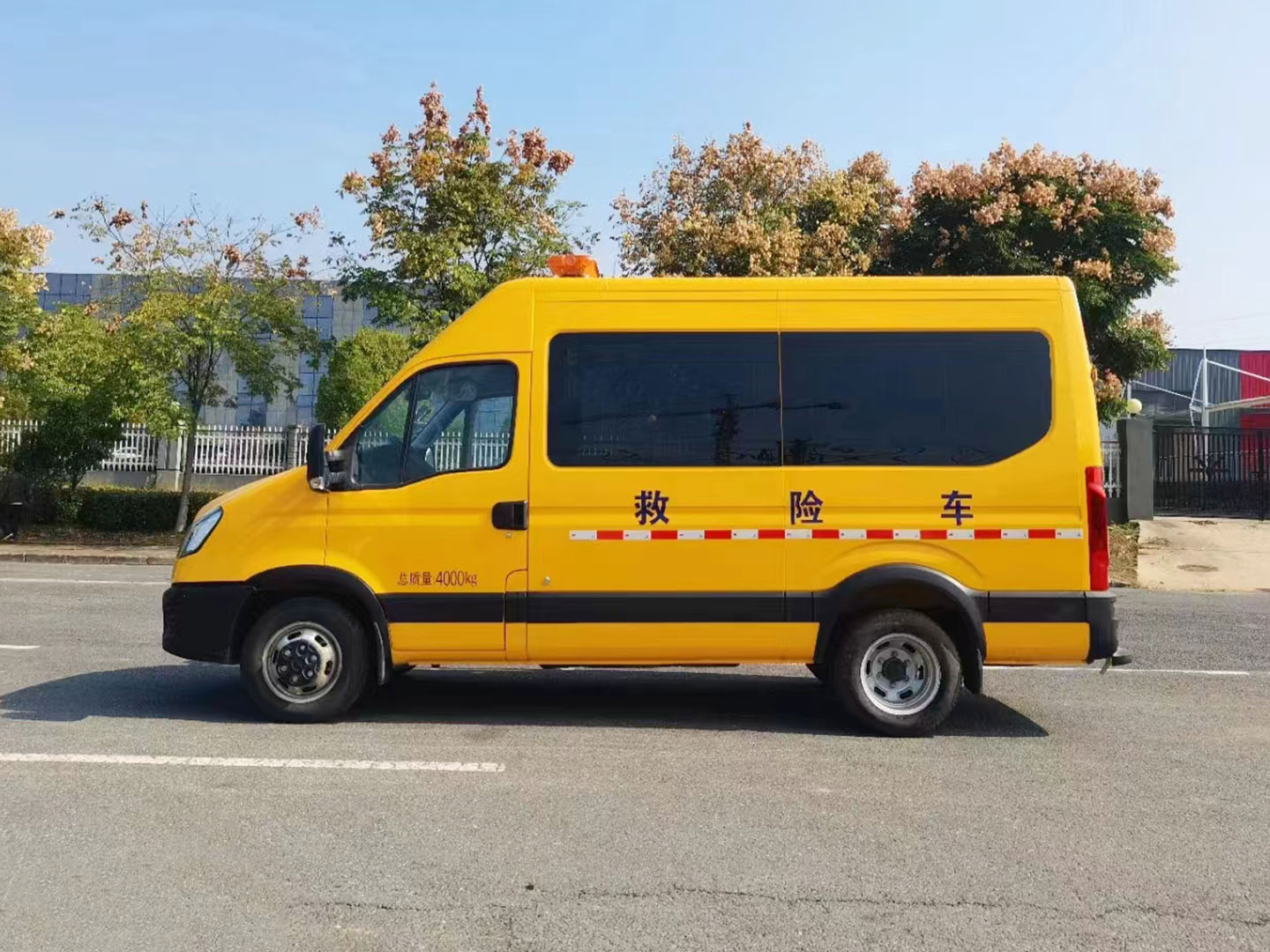國六依維柯歐勝救險(xiǎn)車圖片