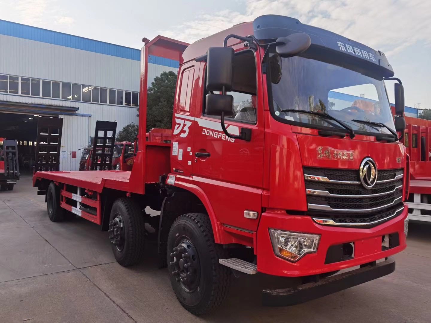 國六東風(fēng)暢行D3小三軸平板運(yùn)輸車