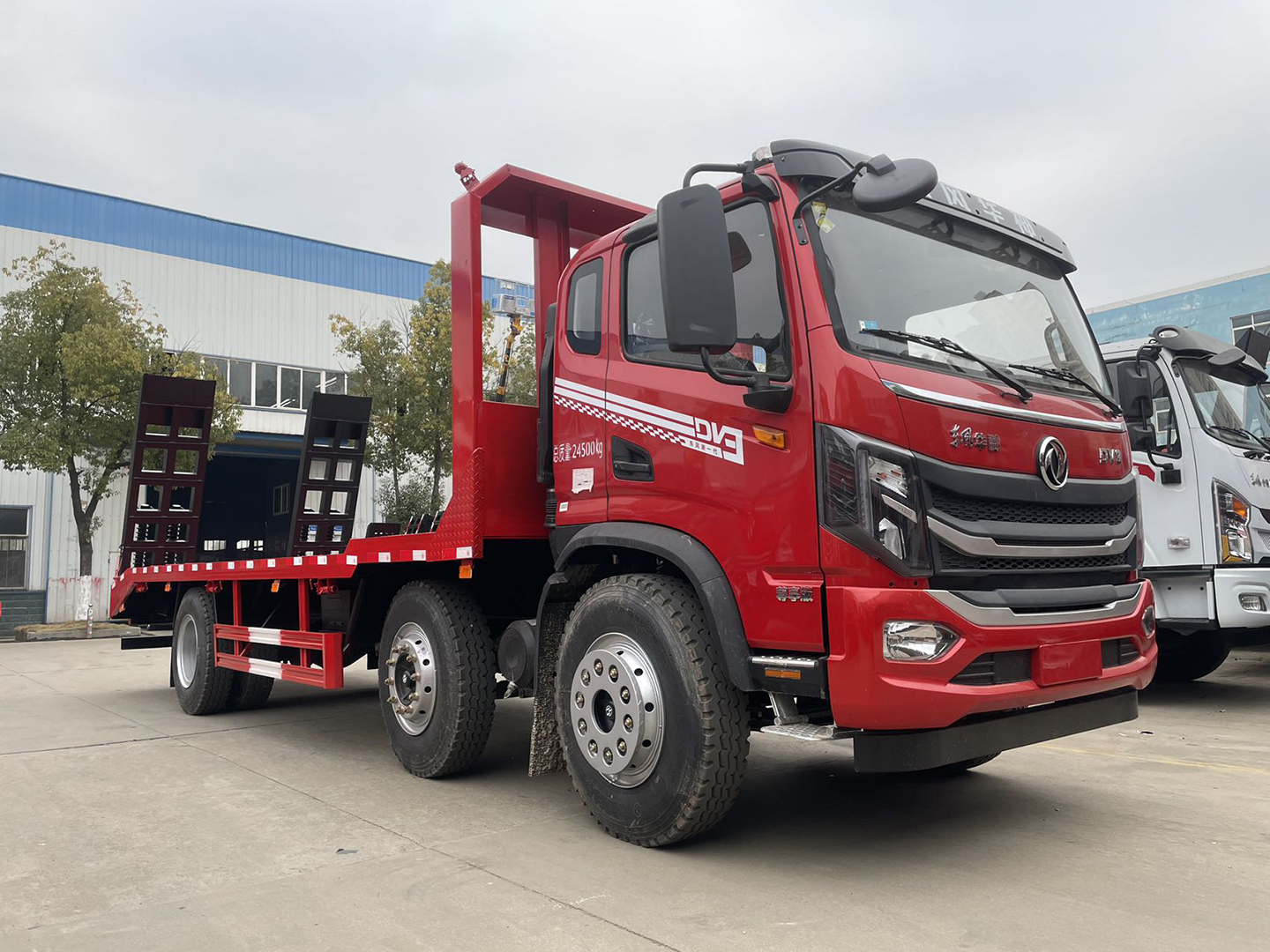 國六東風(fēng)暢行D3小三軸平板運(yùn)輸車