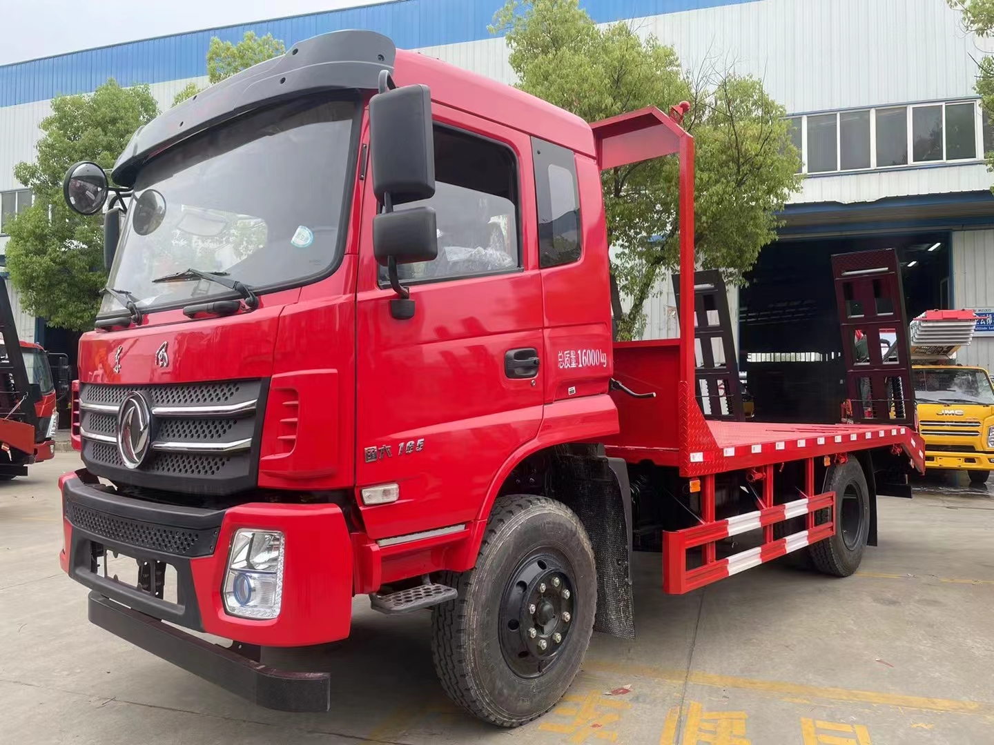 國(guó)六東風(fēng)K6單橋平板運(yùn)輸車