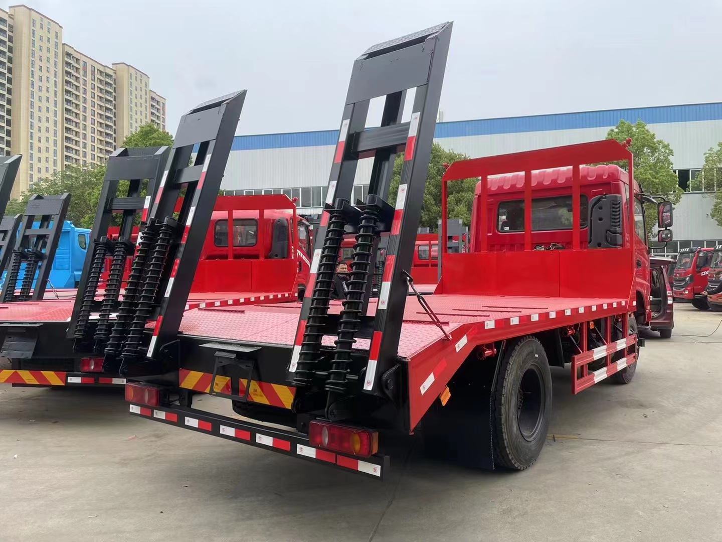 國(guó)六東風(fēng)K6單橋平板運(yùn)輸車