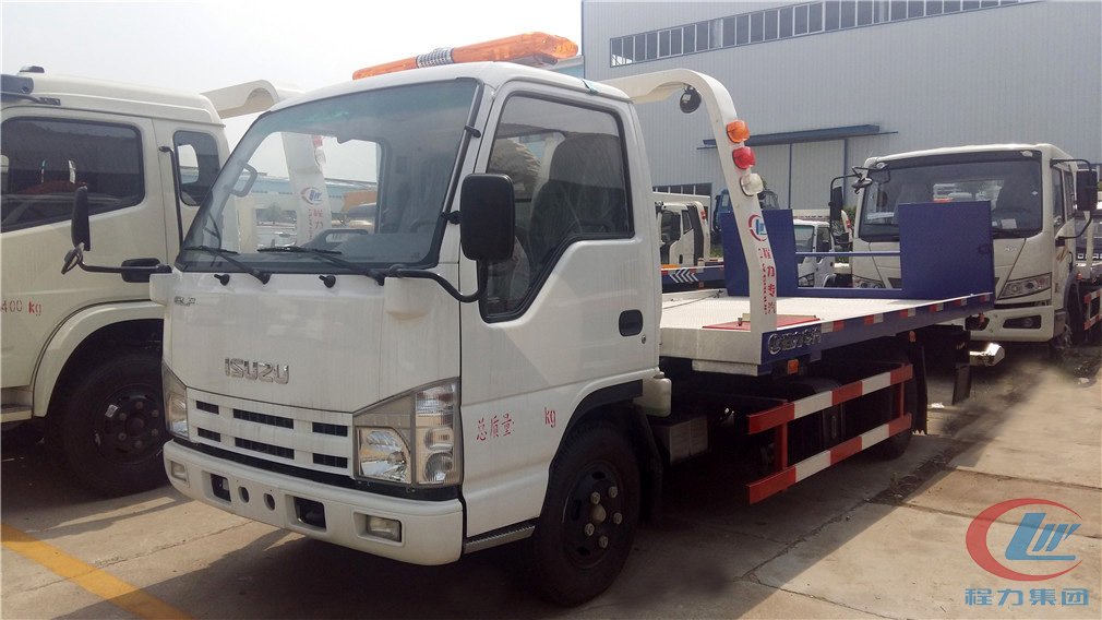 湖北程力五十鈴藍(lán)牌一拖二清障車(chē)側(cè)面圖