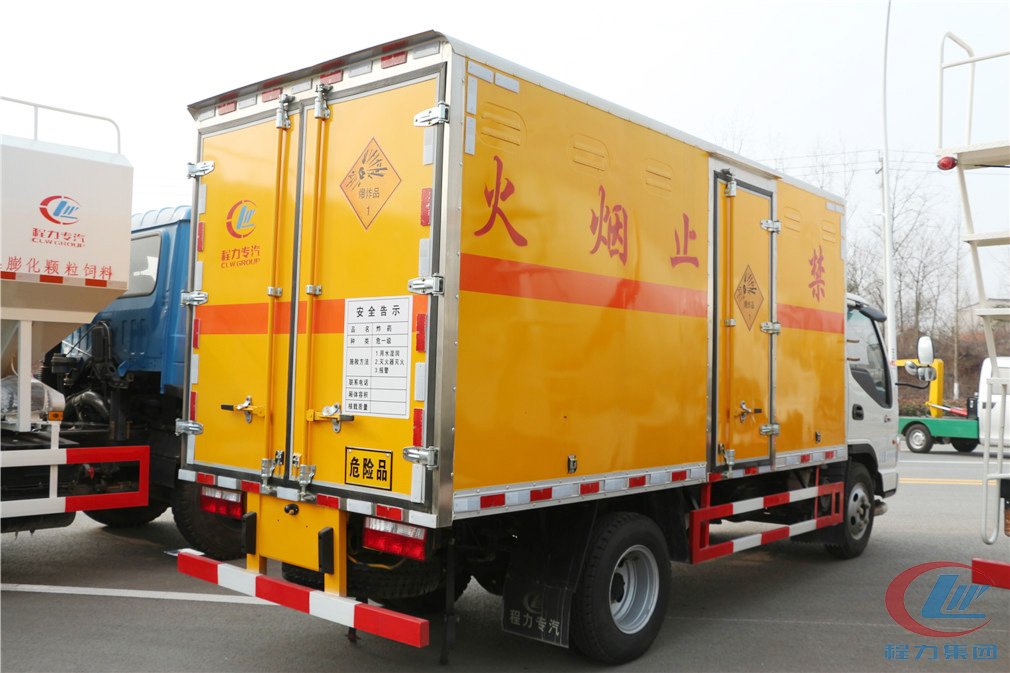 程力江淮帥鈴爆破器材運輸車側(cè)面圖