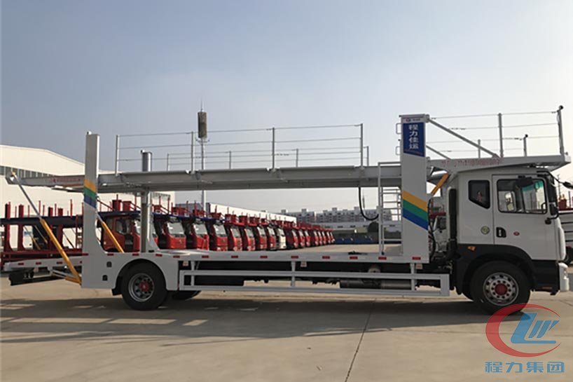 程力東風(fēng)多利卡D12轎運車側(cè)面圖