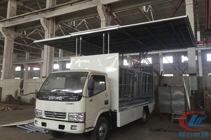 程力集團東風(fēng)4.2米廂長舞臺車側(cè)面圖
