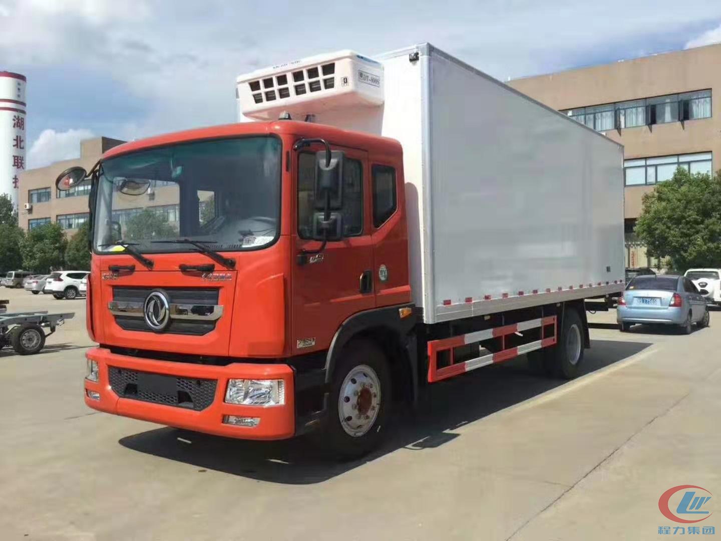 湖北程力東風(fēng)多利卡D9冷藏車(chē)