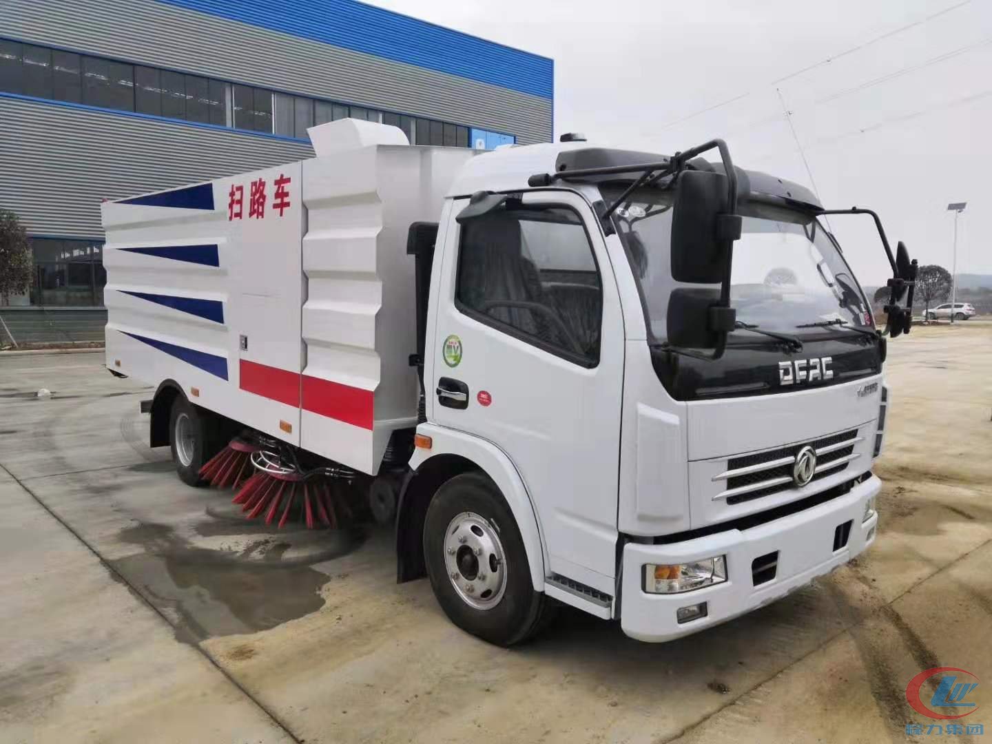 程力東風(fēng)多利卡D7掃路車(chē)
