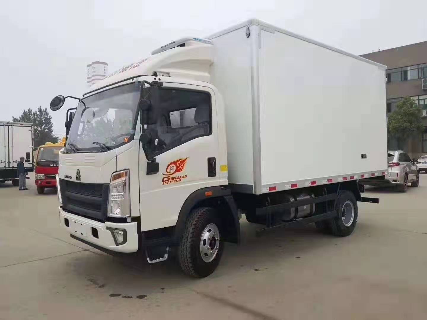 重汽豪沃冷藏車(chē)