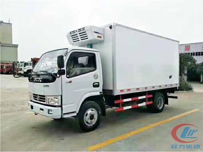 湖北程力東風小多利卡冷藏車側(cè)面圖