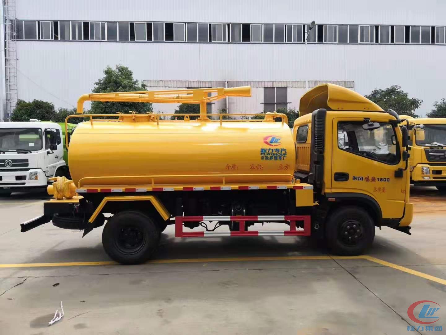 程力威牌時(shí)風(fēng)風(fēng)馳黃牌吸糞車(chē)