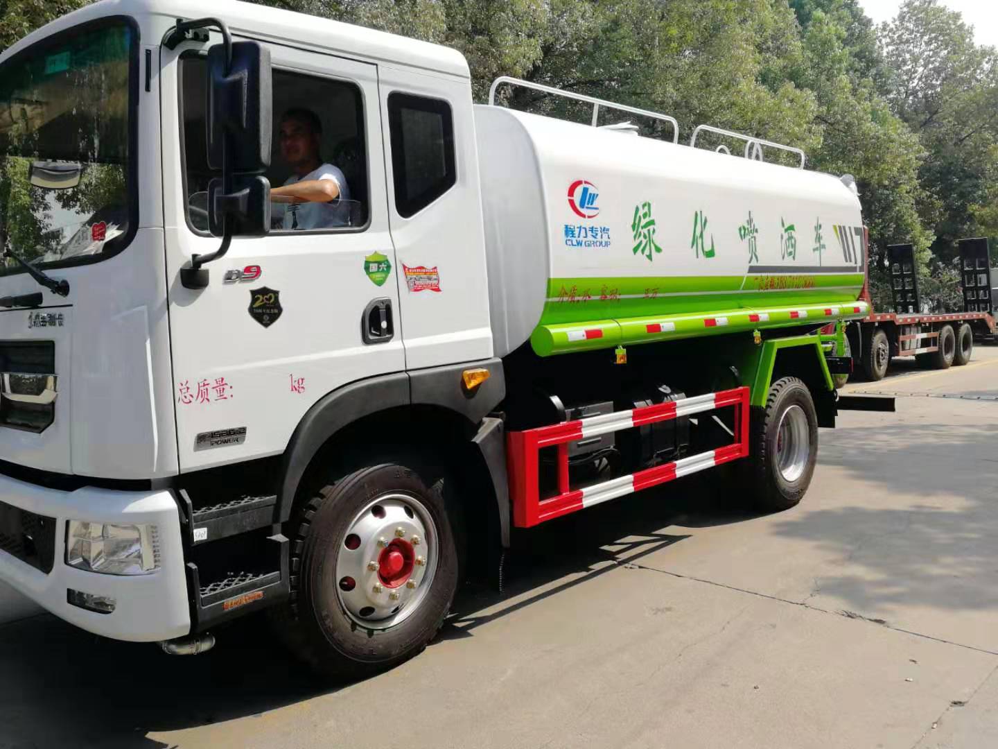 東風(fēng)多利卡D9國(guó)六灑水車(chē)