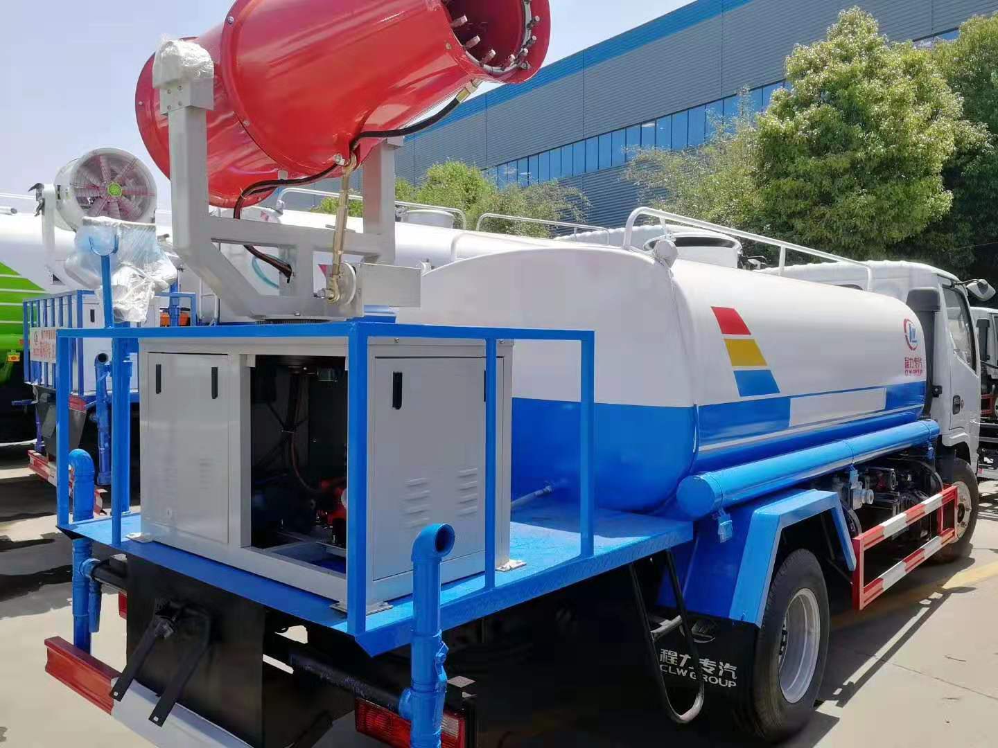 程力威牌東風(fēng)5方霧炮灑水車(chē)