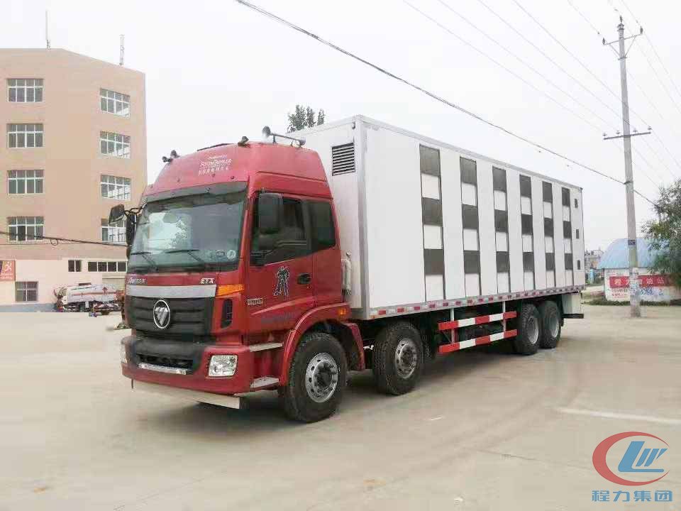 福田歐曼9.6米運(yùn)豬車側(cè)面圖