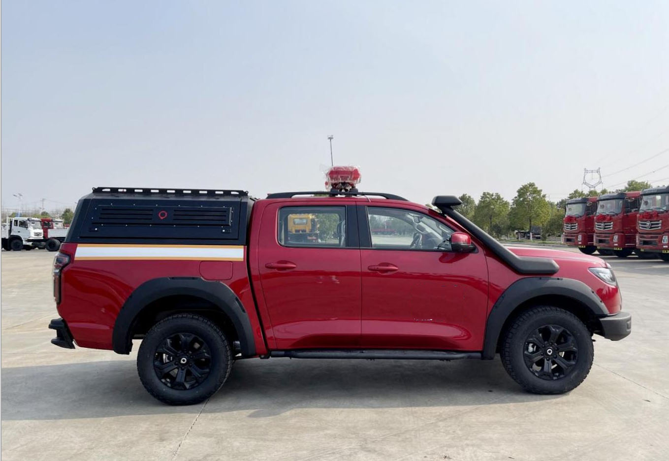 程力長(zhǎng)城炮四驅(qū)裝備運(yùn)輸車