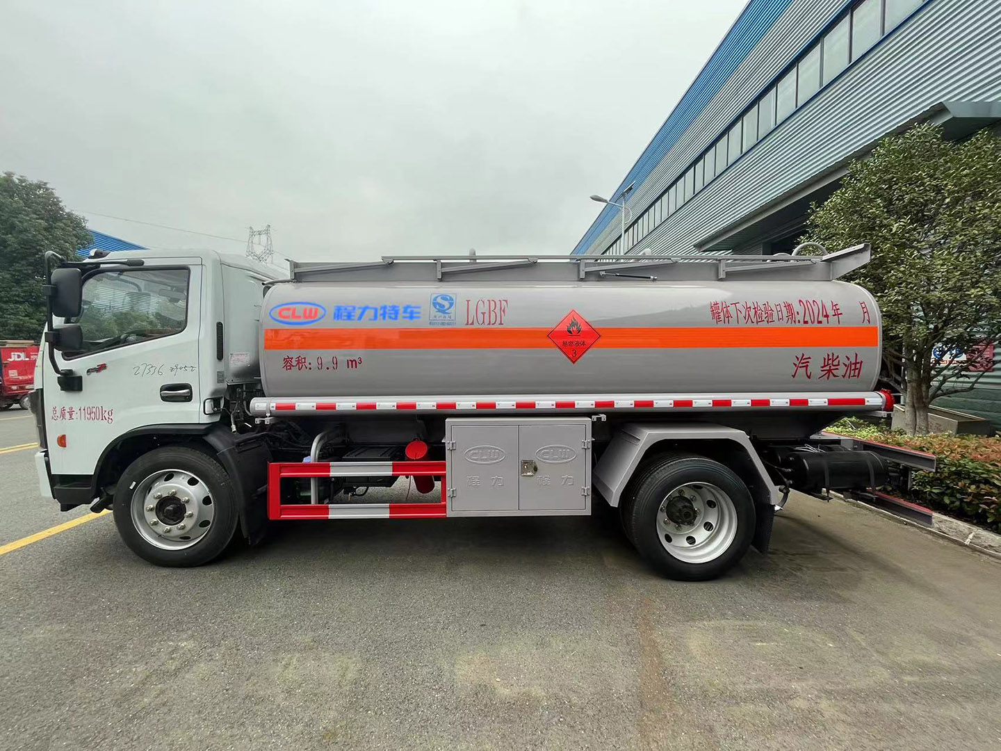 程力集團國六東風(fēng)10立方油罐車/運油車