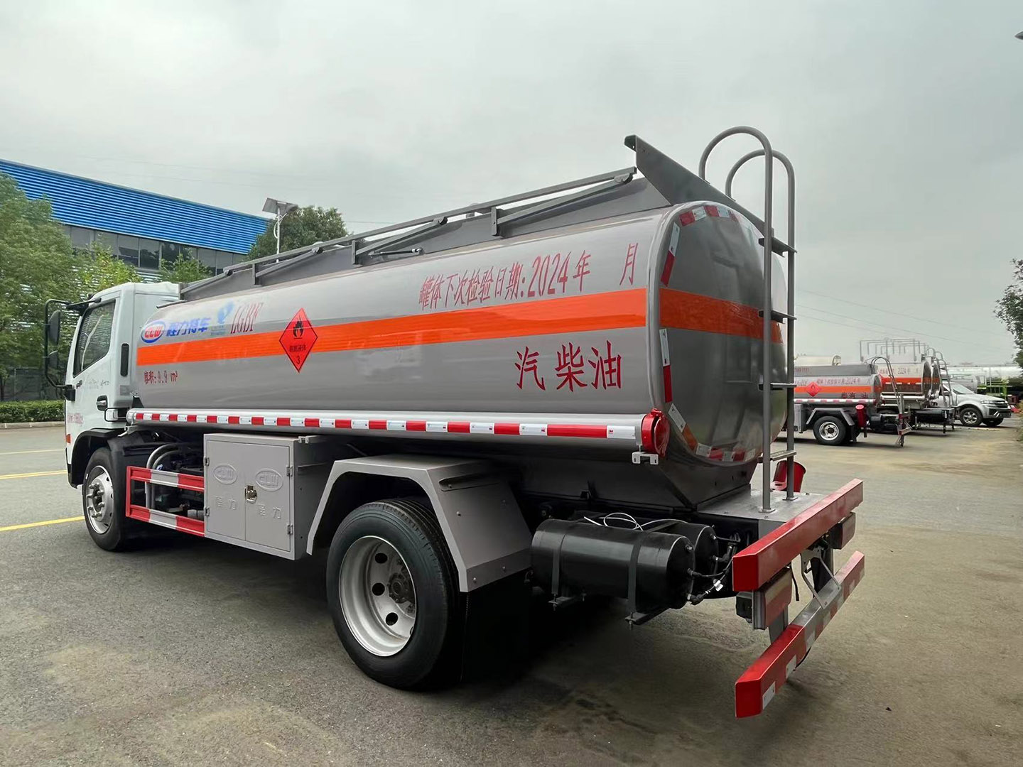 程力集團國六東風(fēng)10立方運油車/加油車