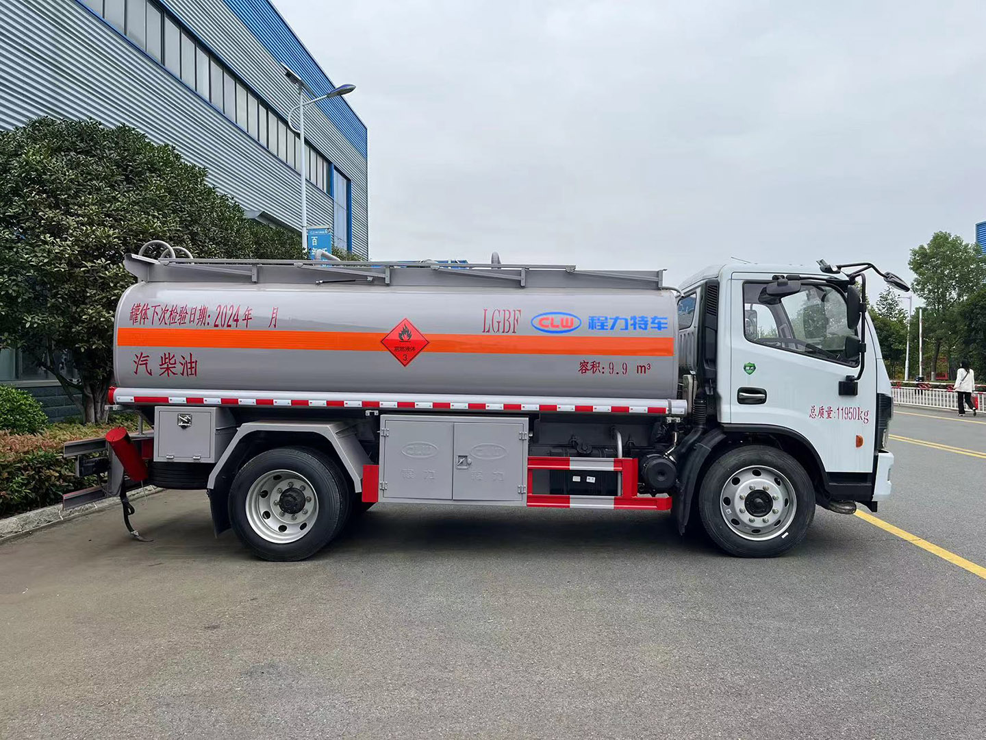 程力集團國六東風(fēng)10立方油罐車/加油車