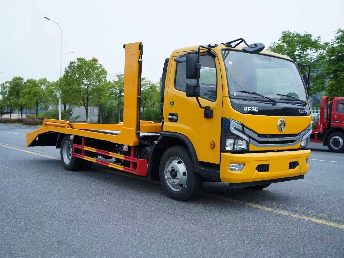 國(guó)六東風(fēng)多利卡二位板轎運(yùn)車
